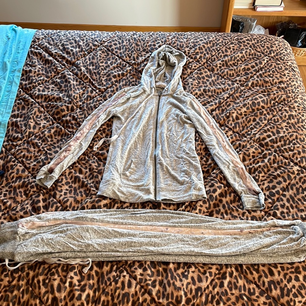 Sweatshirt and sweatpant set